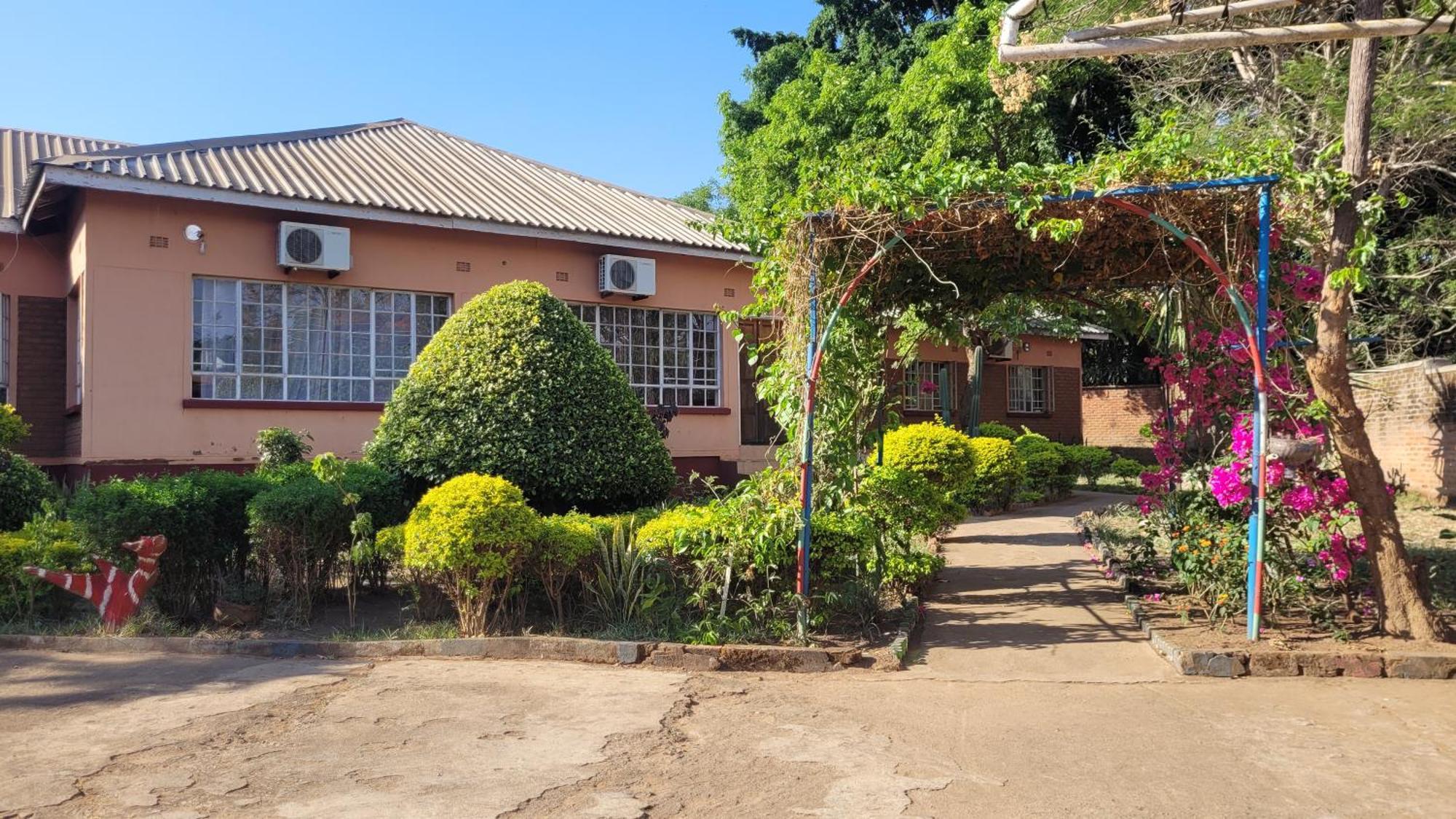 Quest Bed & Breakfast Lilongwe Exterior photo