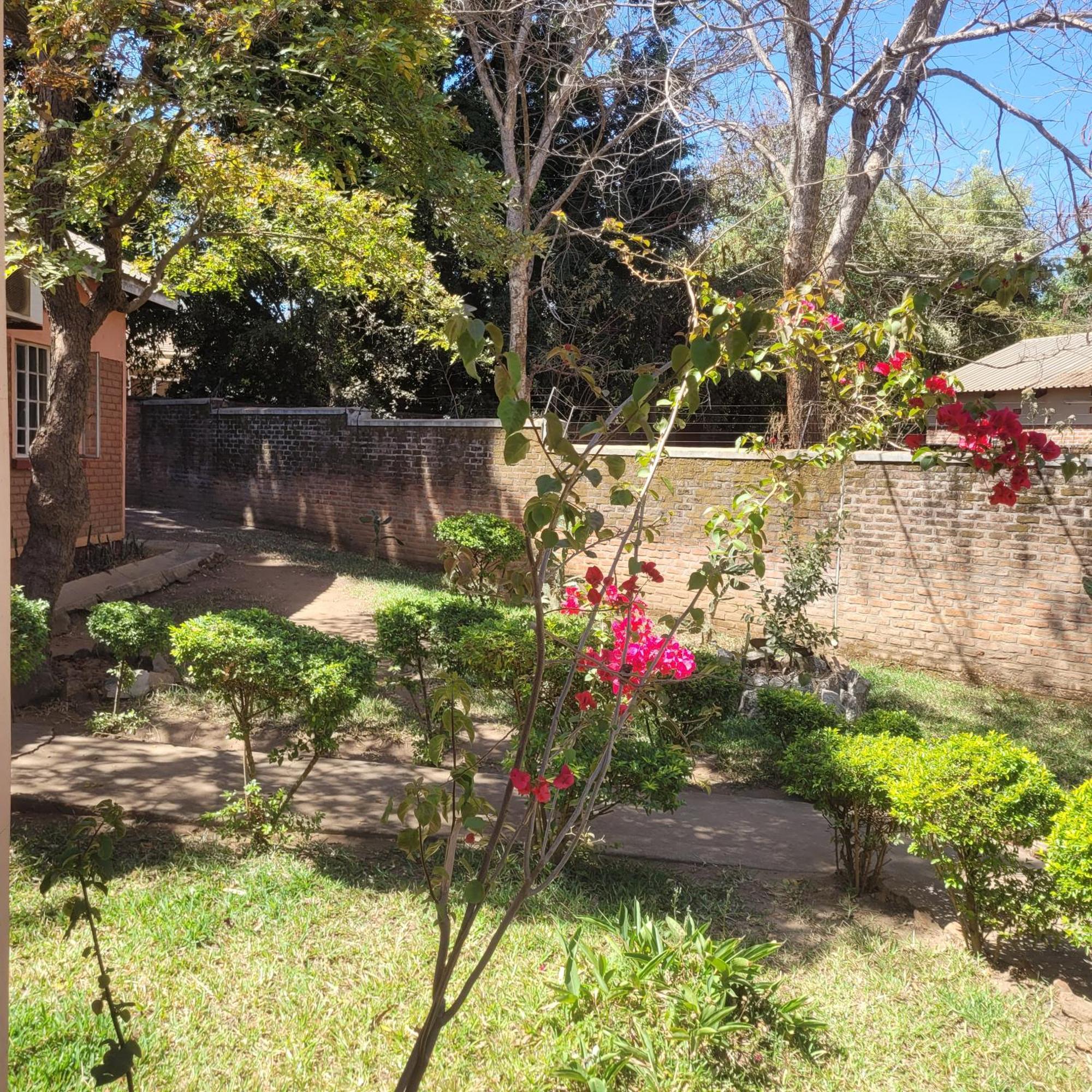 Quest Bed & Breakfast Lilongwe Exterior photo